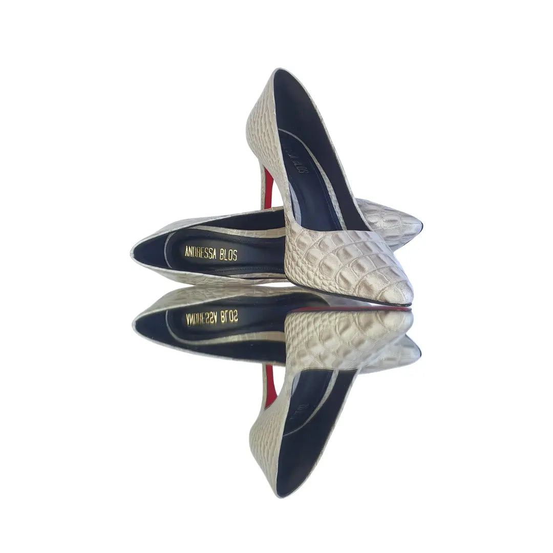 Scarpin Couro Legítimo Off White Croco Salto Alto 10cm Sola Vermelha