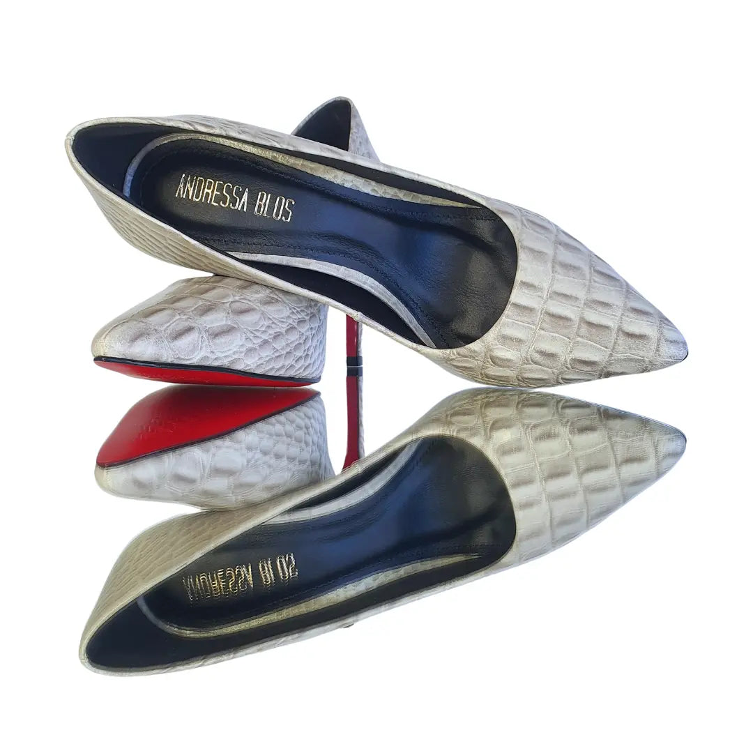 Scarpin Couro Legítimo Off White Croco Salto Alto 10cm Sola Vermelha