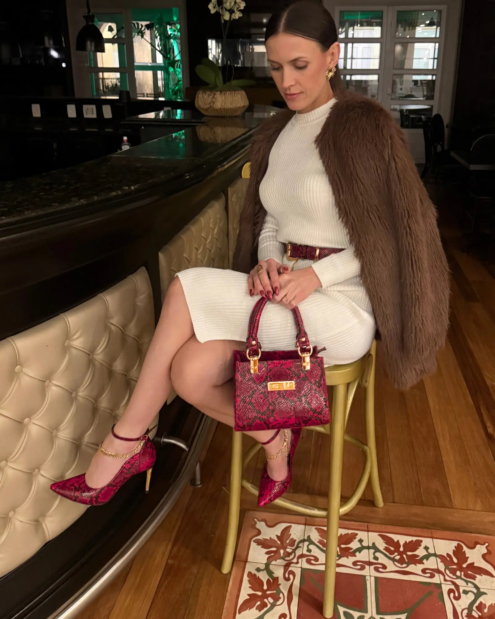 Bolsa Hollywood Couro Legítimo Vermelho Cobra Com Alça de Mão