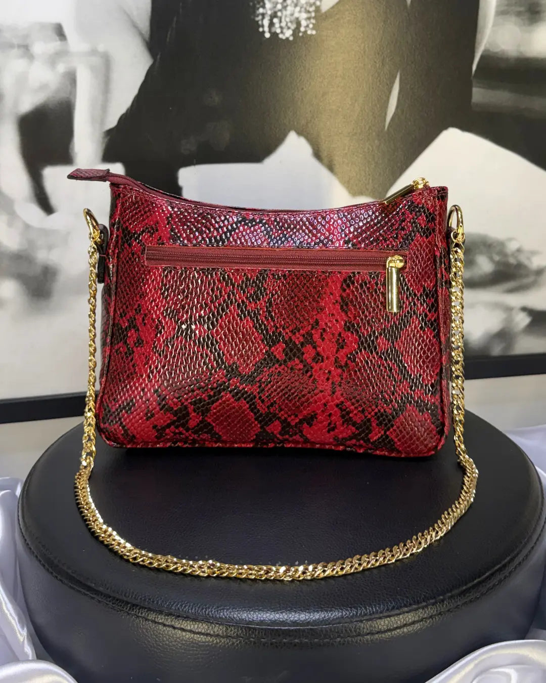 Bolsa Londres Couro Legítimo Vermelho Cobra Média Corrente Dourada Alça de Mão e Tiracolo Removível
