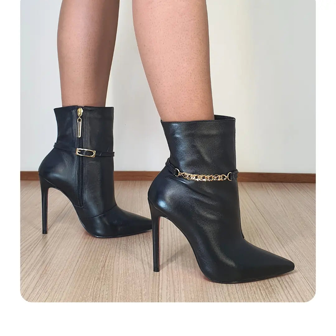 Bota Couro Legítimo Preto Salto Alto 12cm Sola Vermelha Enfeite Removível