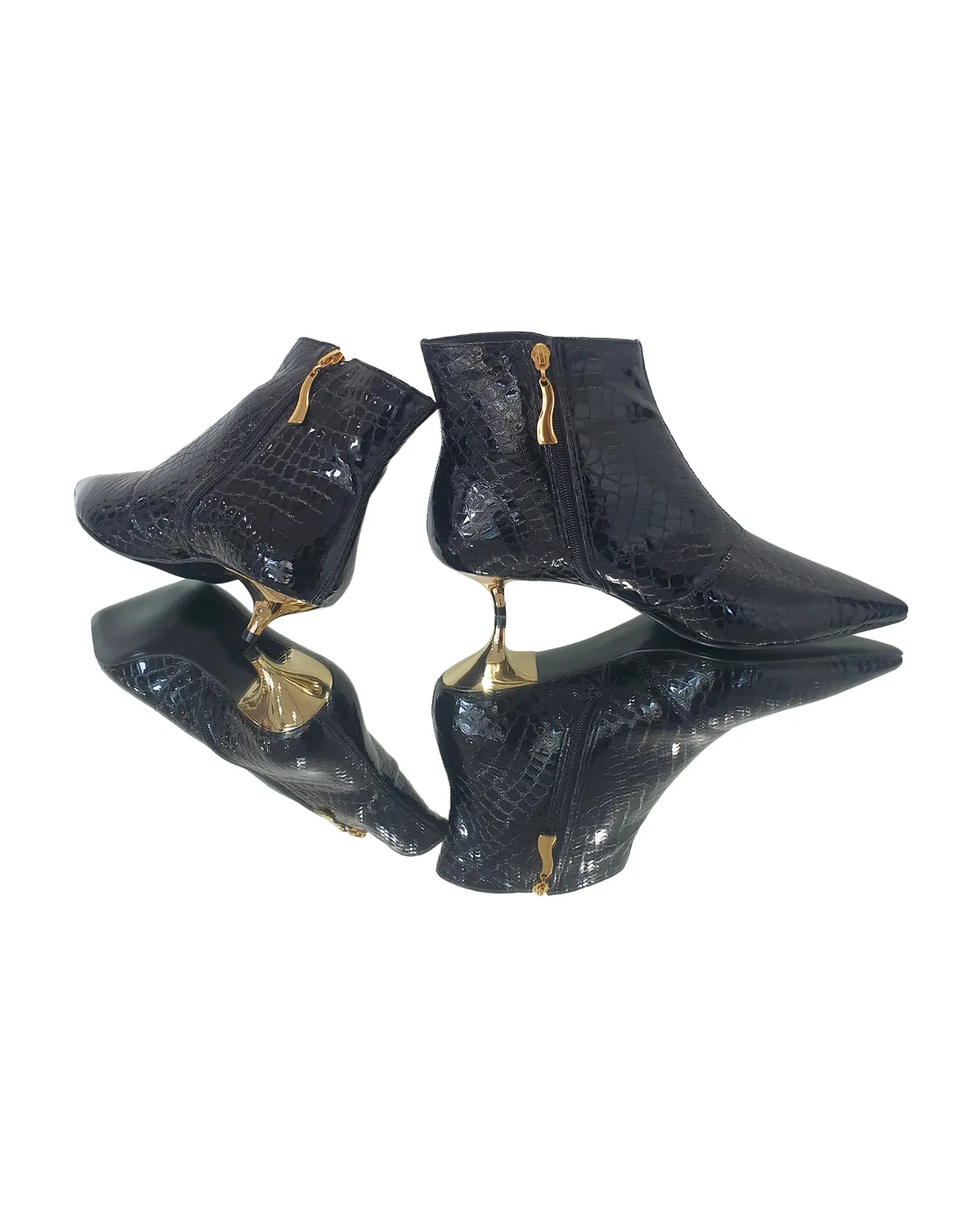 Bota Couro Legítimo Preto Verniz Croco Salto Dourado 4cm Sola Preta