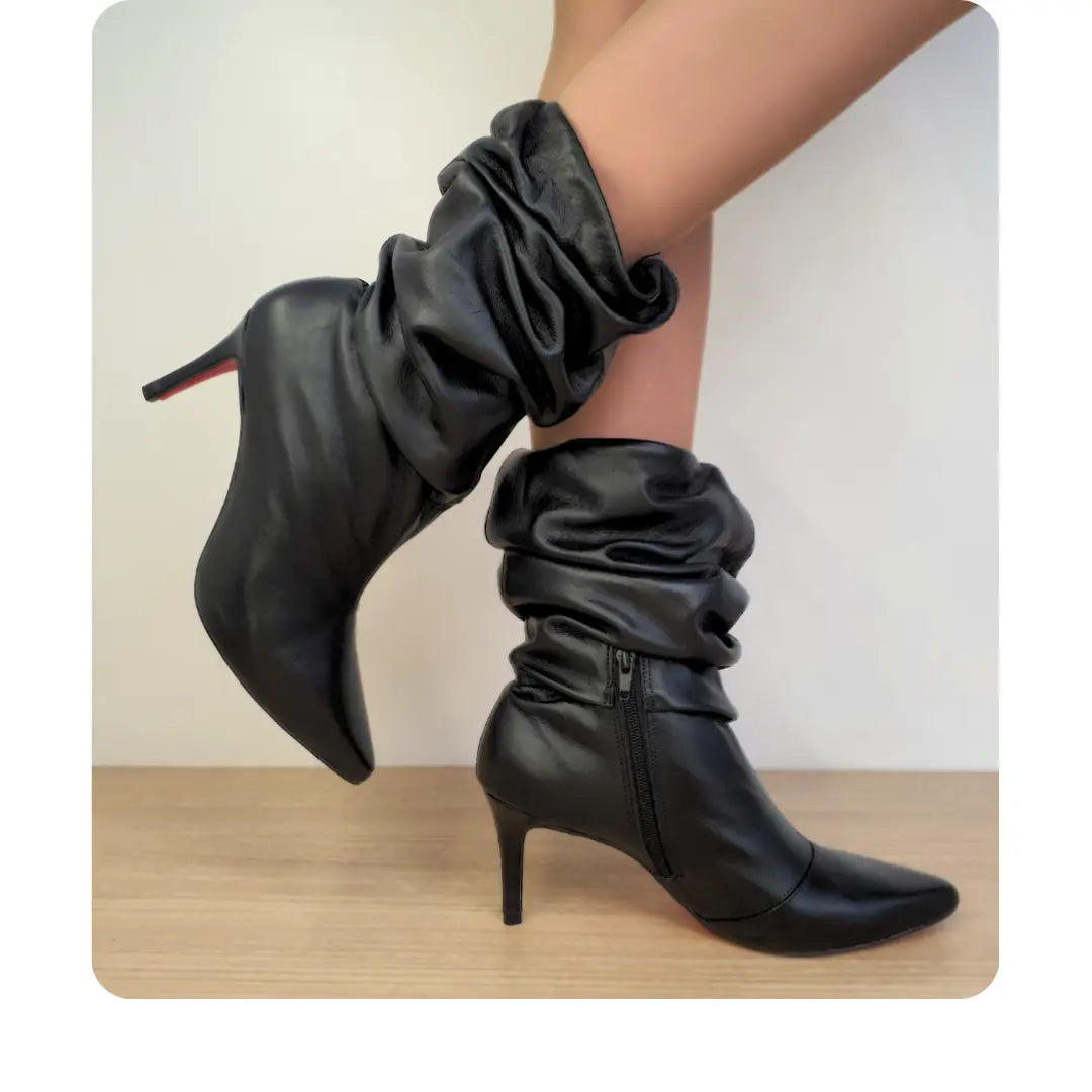 Bota Slouch Couro Legítimo Preto Fosco Salto Alto 8cm Sola Vermelha
