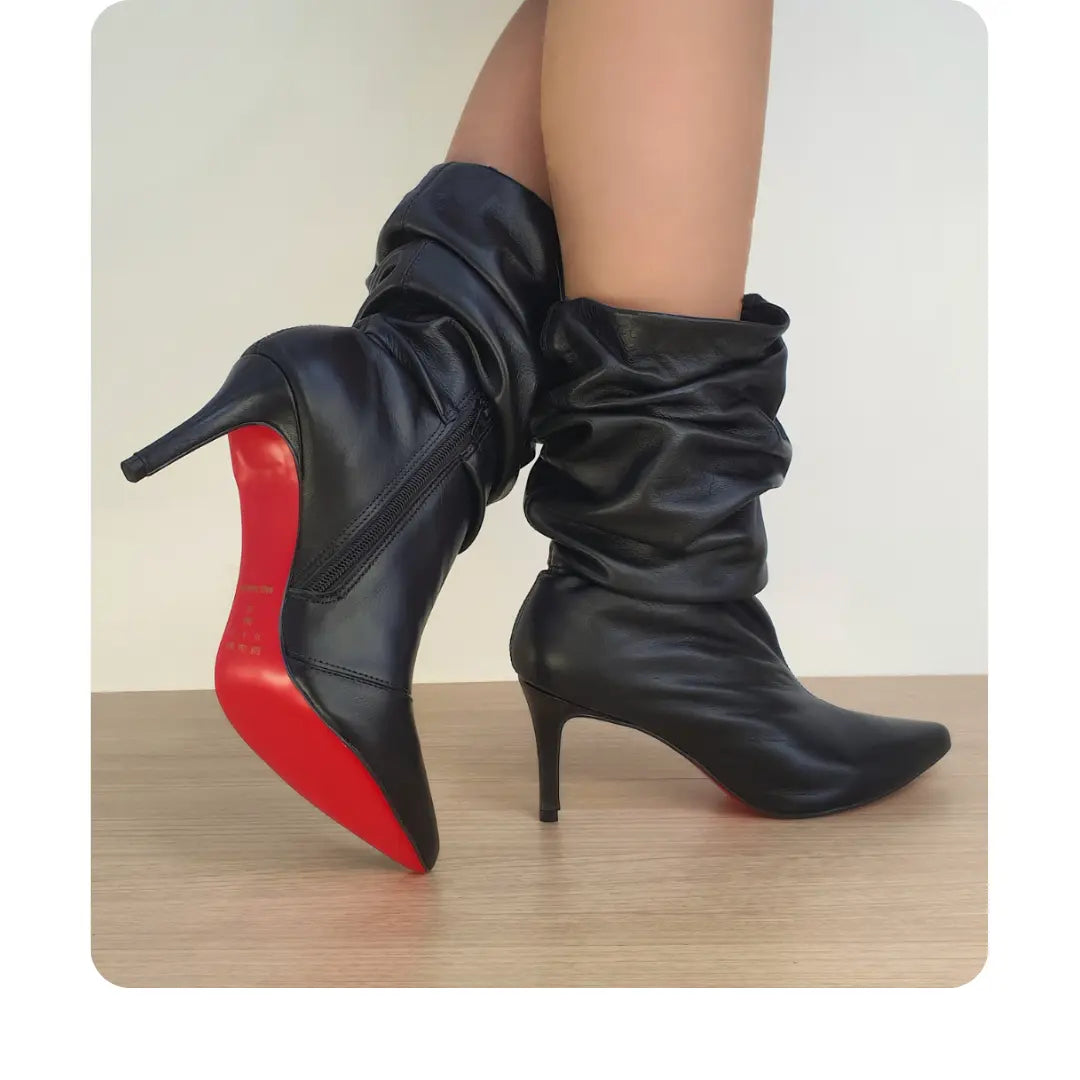 Bota Slouch Couro Legítimo Preto Fosco Salto Alto 8cm Sola Vermelha
