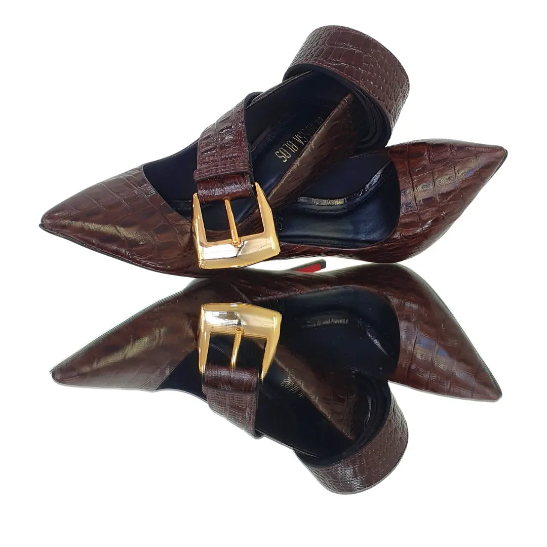 Kit Scarpin e Cinto Couro Legítimo Marrom Croco Salto Alto 12cm Sola Vermelha