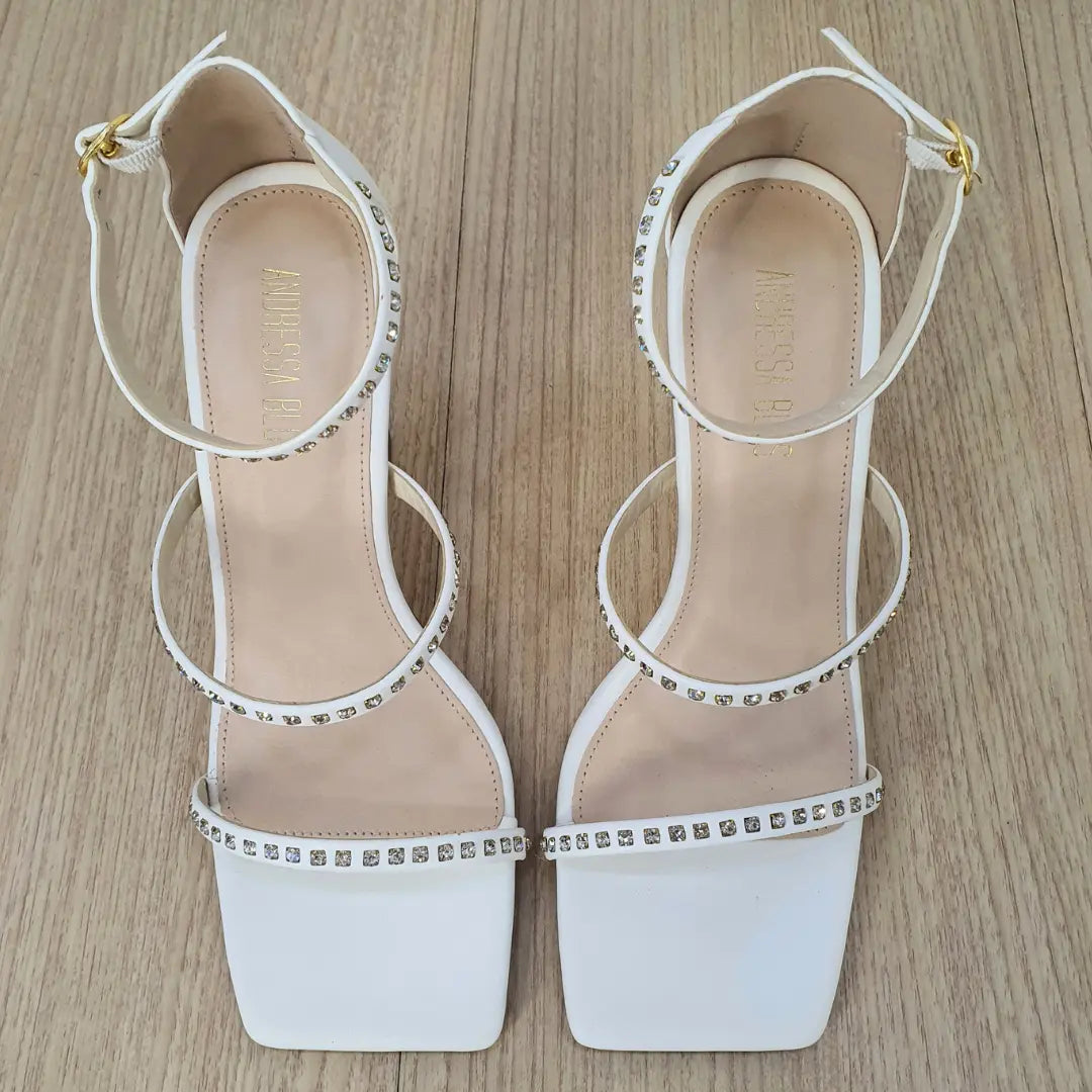 Sandália Branca Tiras Strass Salto Taça 10cm Sola Bege