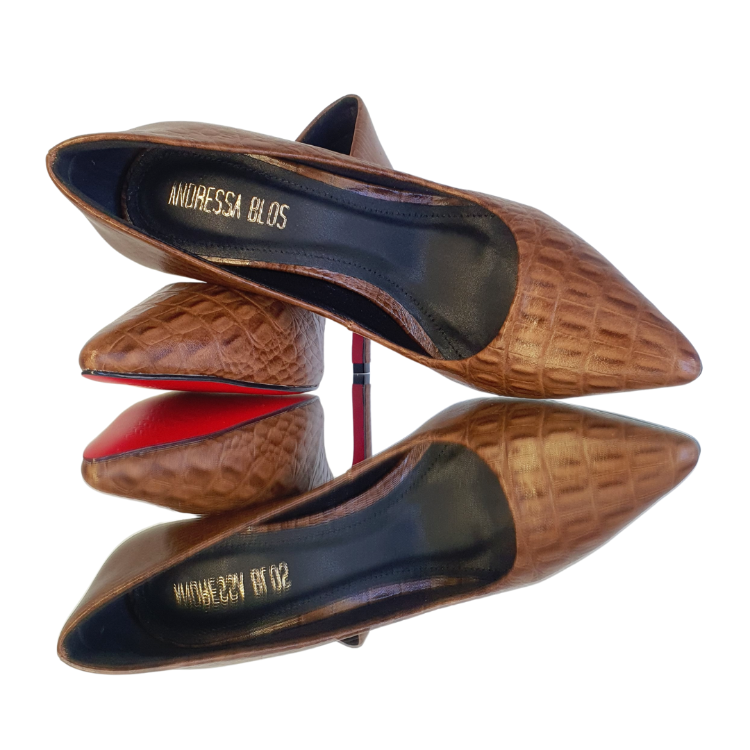 Scarpin Couro Legítimo Caramelo Croco Salto Alto 10cm Sola Vermelha