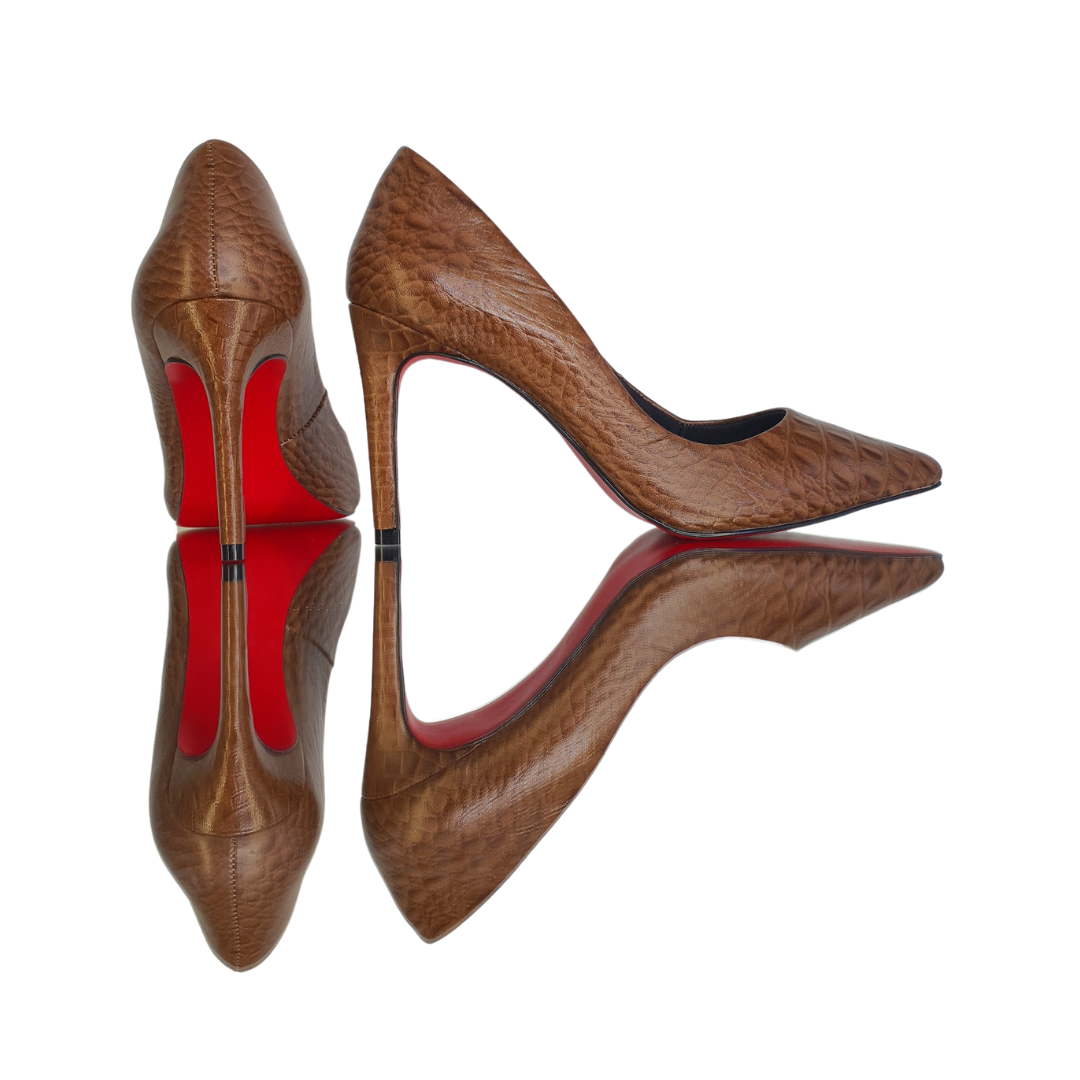 Scarpin Couro Legítimo Caramelo Croco Salto Alto 10cm Sola Vermelha