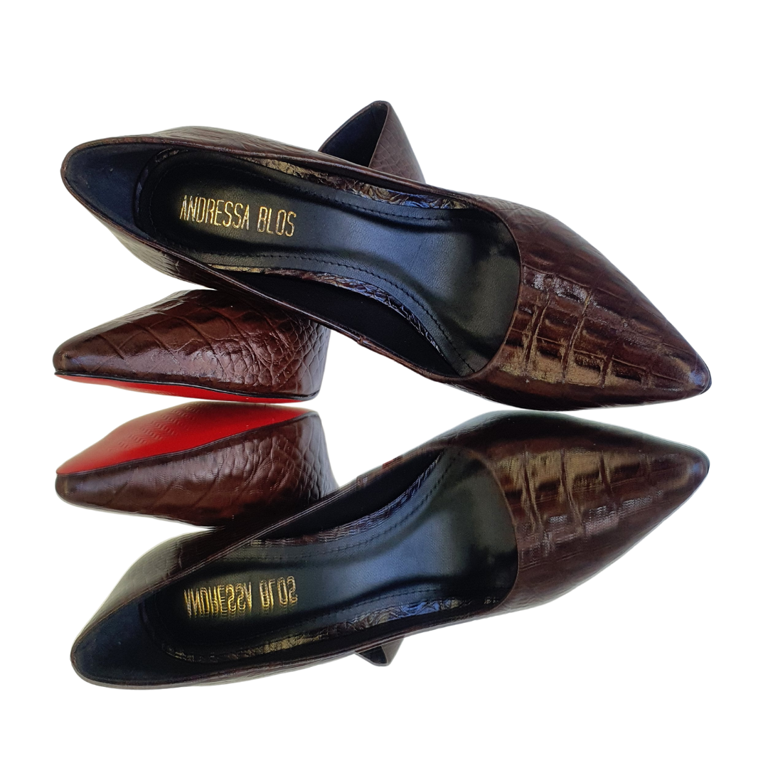 Scarpin Couro Legítimo Croco Marrom Escuro Salto Alto 10cm Sola Vermelha