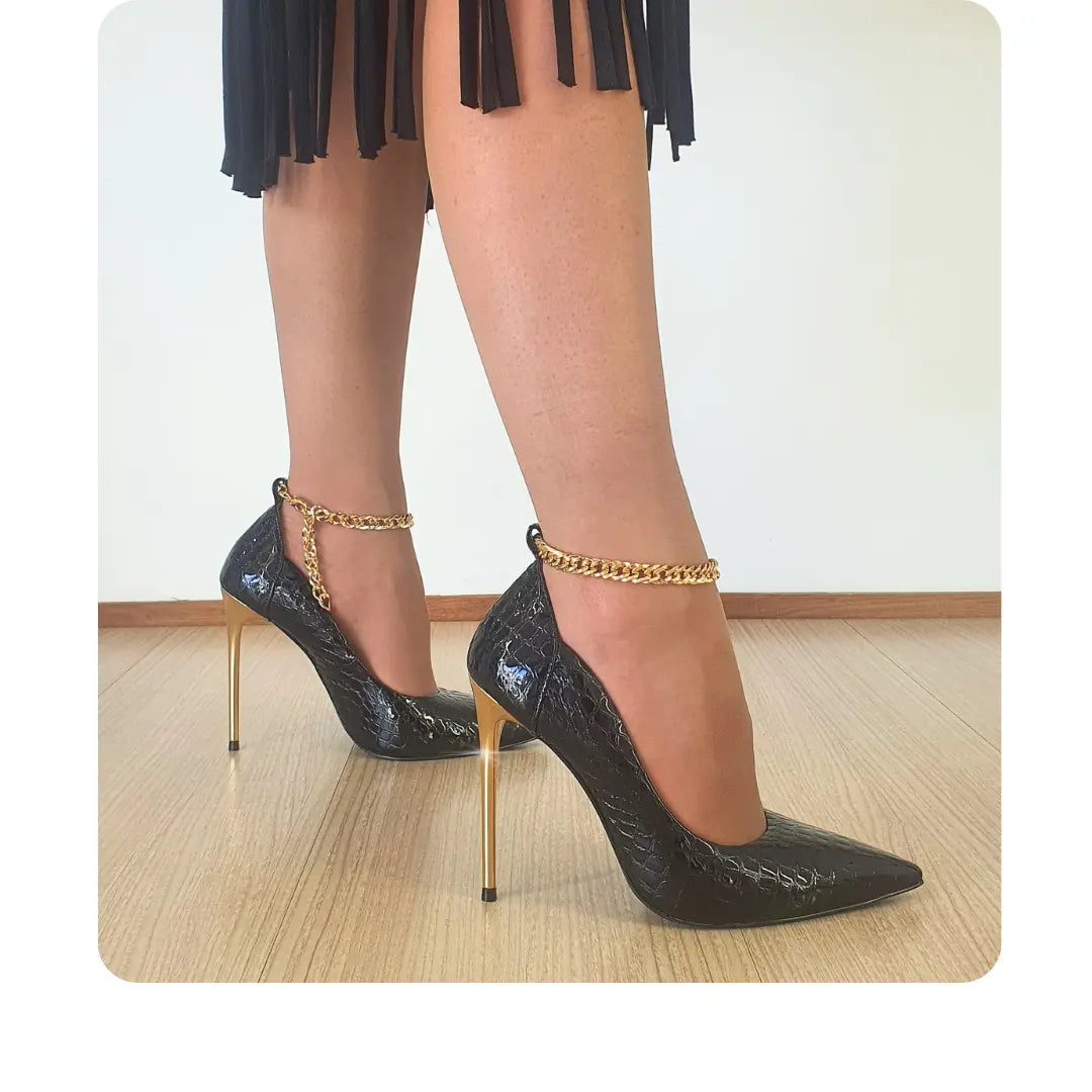 Scarpin Couro Legítimo Preto Croco Salto Alto Dourado 12cm Sola Preta