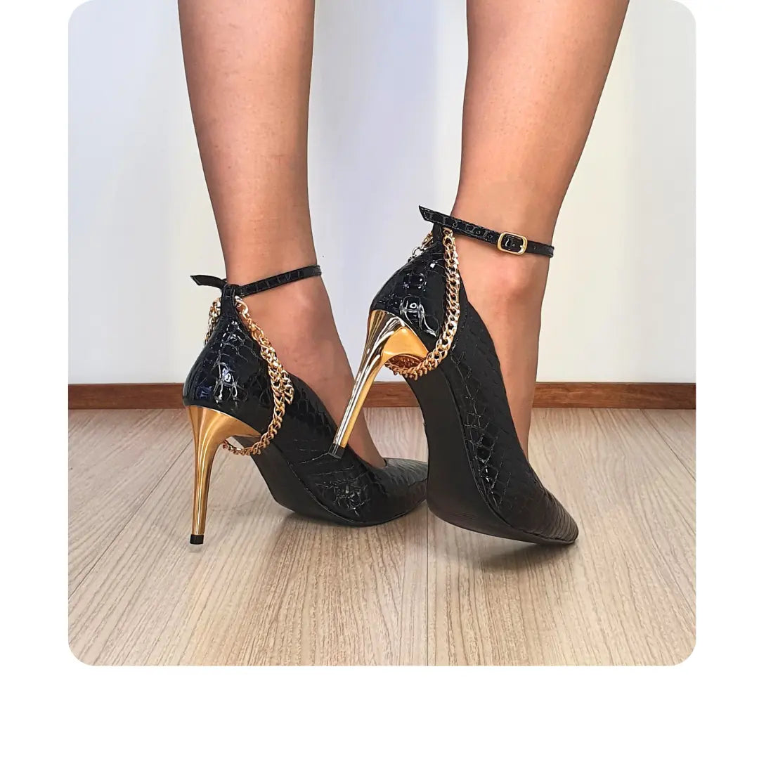 Scarpin Couro Legítimo Preto Croco Verniz Salto Alto Dourado 10cm Sola Preta