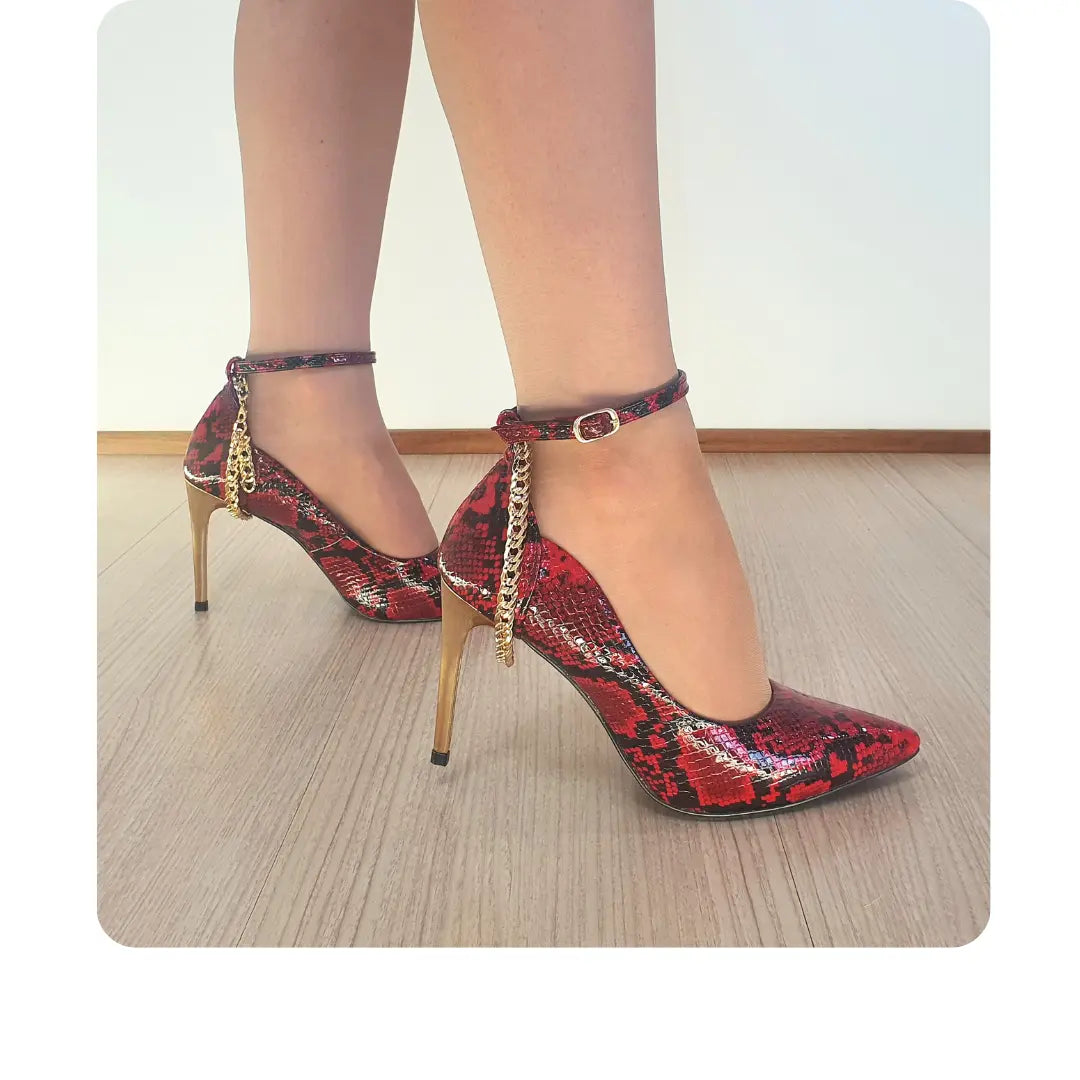 Scarpin Couro Legítimo Vermelho Cobra Salto Dourado 10cm Sola Preta