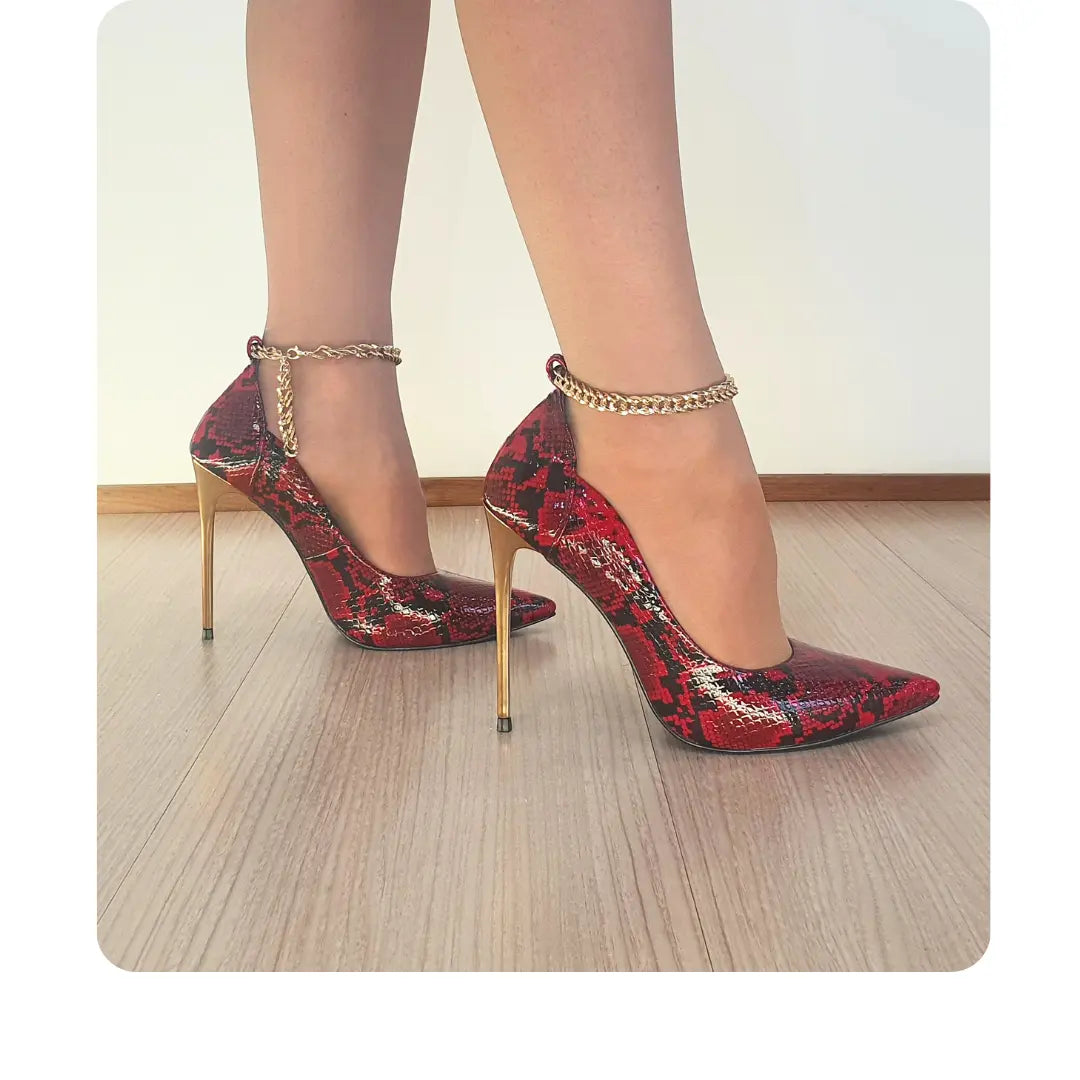 Scarpin Couro Legítimo Vermelho Cobra Salto Dourado 12cm Sola Preta