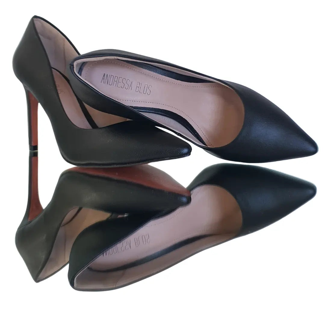 Scarpin Couro Legítimo Preto Fosco Salto Alto 10cm Sola Vermelha
