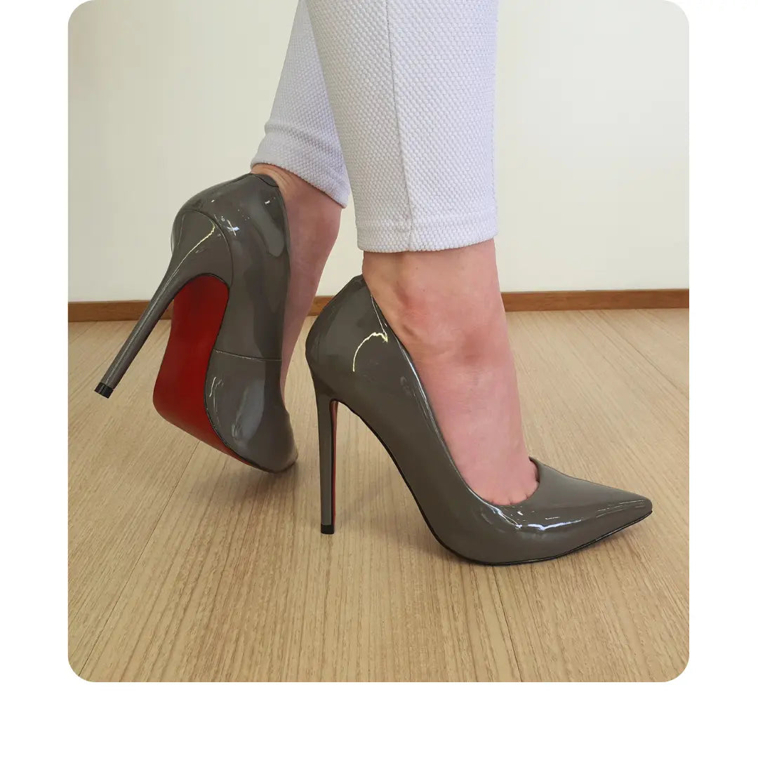 Scarpin Cinza Verniz Salto Alto 12cm Sola Vermelha