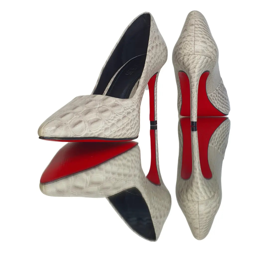 Scarpin Couro Legítimo Off White Croco Salto Alto 10cm Sola Vermelha