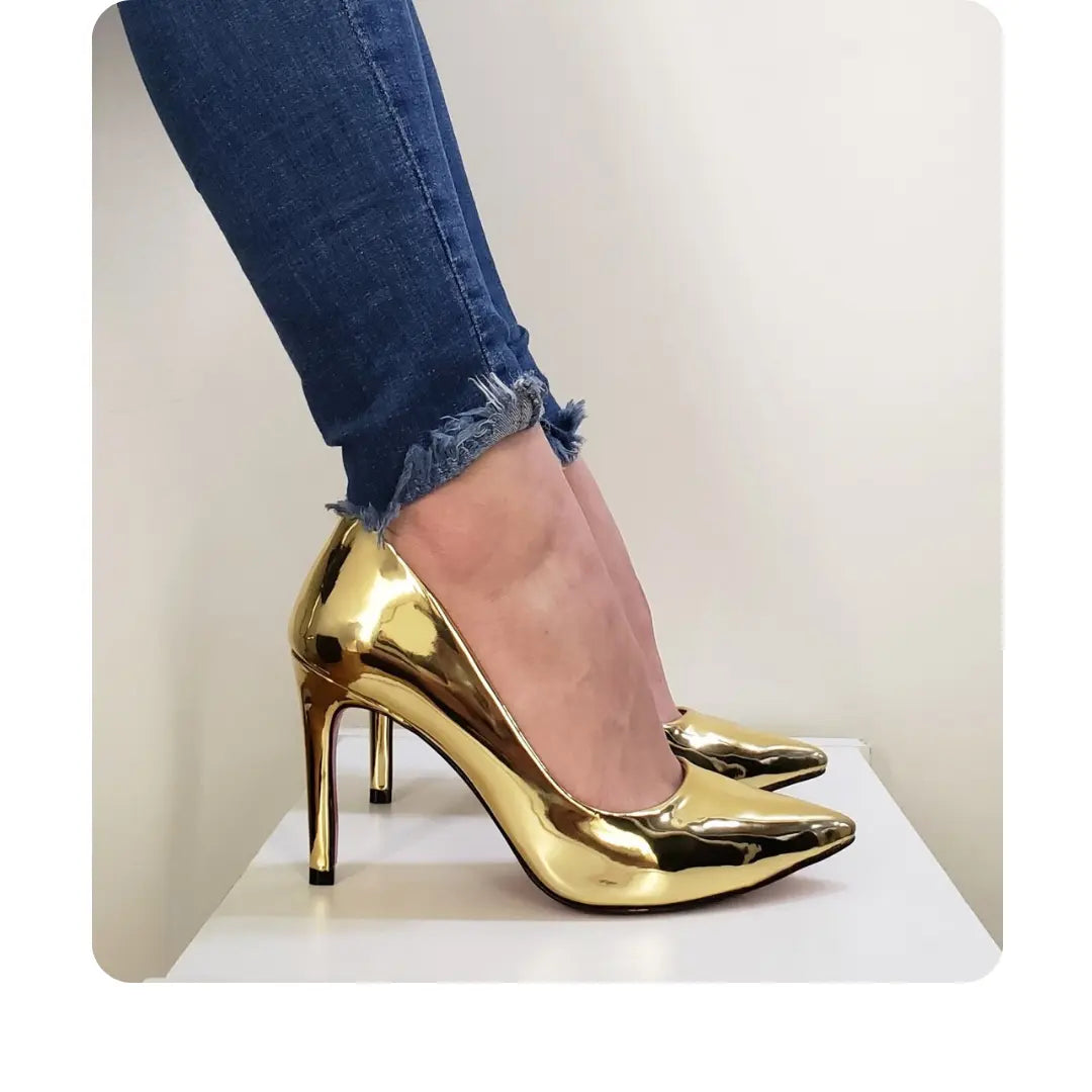 Scarpin Dourado Espelhado Salto Alto 10cm Sola Vermelha