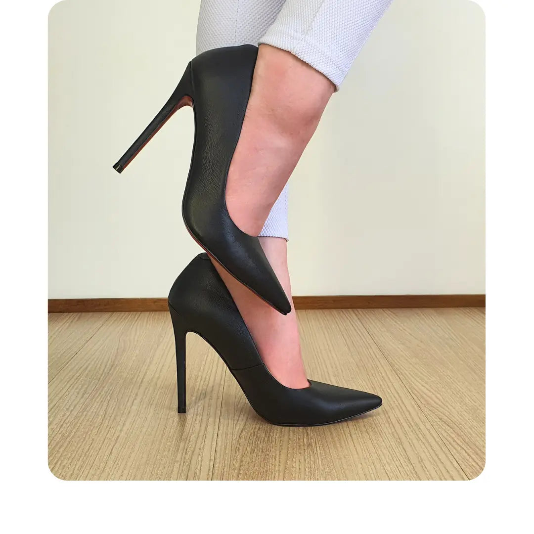 Scarpin Preto Fosco Salto Alto 12cm Sola Vermelha