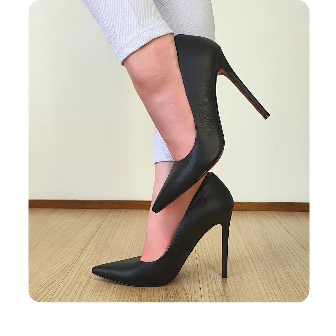 Scarpin Preto Fosco Salto Alto 12cm Sola Vermelha