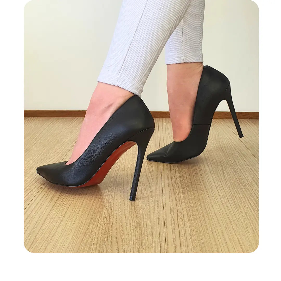 Scarpin Preto Fosco Salto Alto 12cm Sola Vermelha