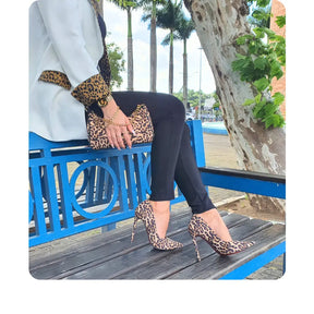 Bolsa Onça Estampada Pequena Corrente Dourada Com Alça de Mão e Tiracolo Removível Modelo Paris