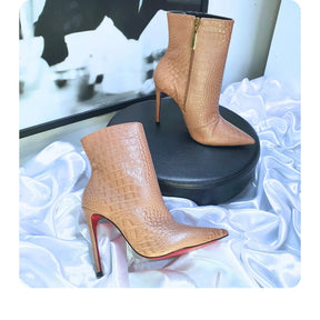 Bota Couro Legítimo Nude Croco Salto Alto 12cm Sola Vermelha