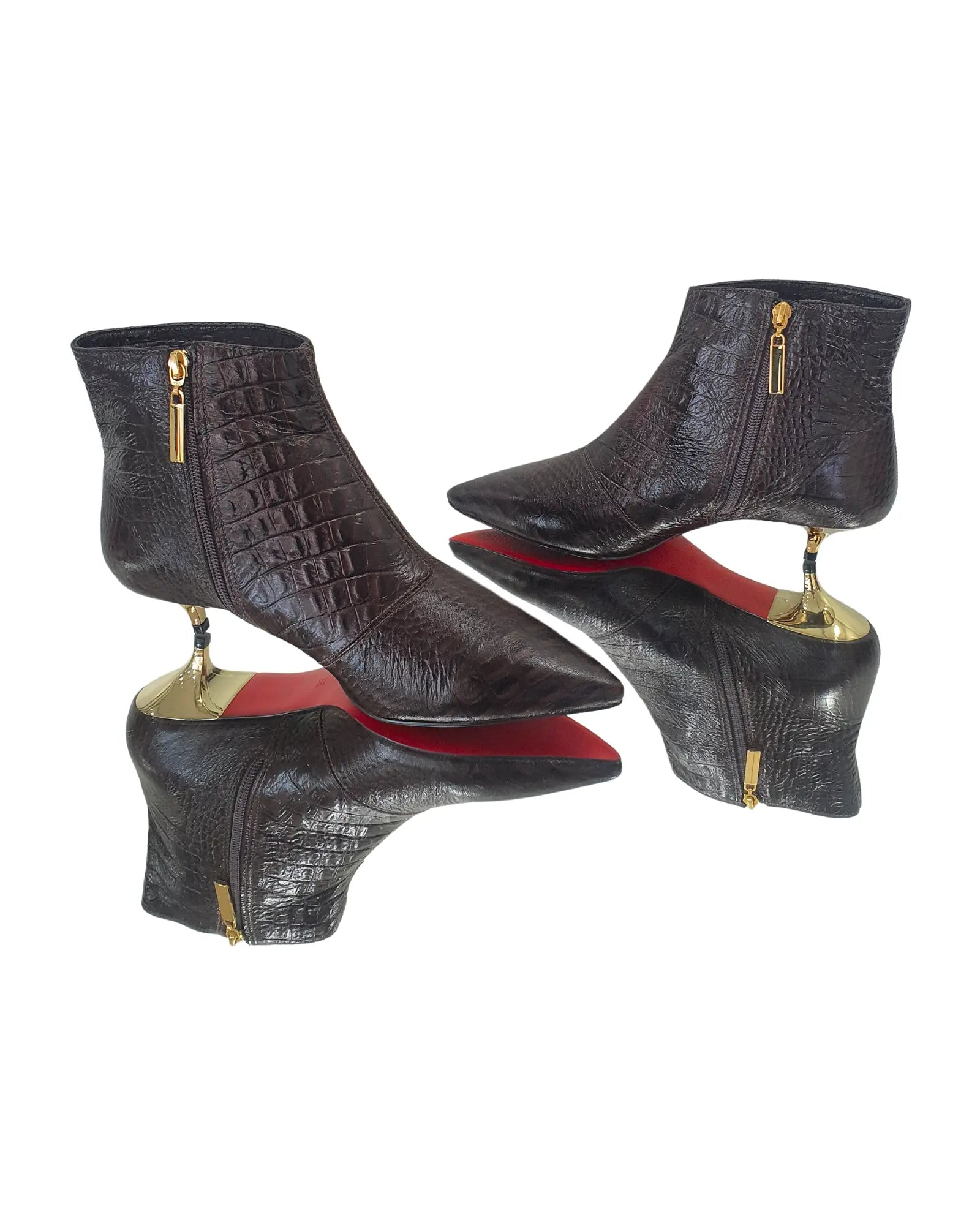 Bota Couro Legítimo Marrom Café Croco Salto Dourado  4cm Sola Vermelha