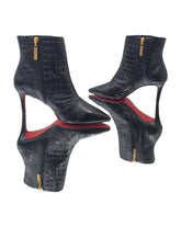 Bota Couro Legítimo Preto Croco Salto Médio 8cm Sola Vermelha