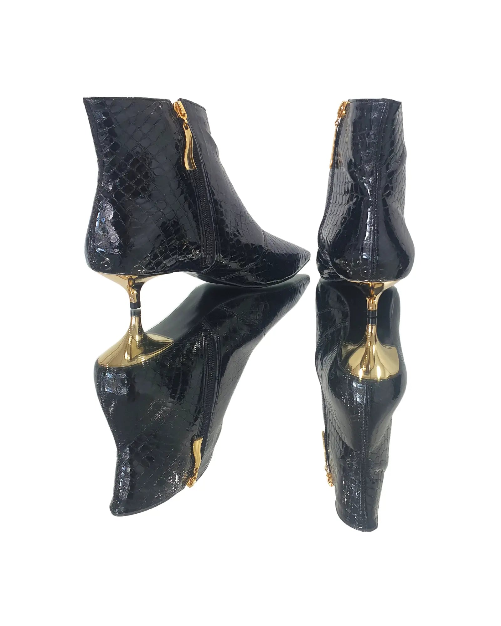 Bota Couro Legítimo Preto Verniz Croco Salto Dourado  4cm Sola Preta