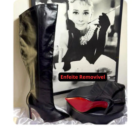 Bota Over The Knee Couro Legítimo Preto Salto Alto Varia de 10cm a 12cm Sola Vermelha Enfeite Removível
