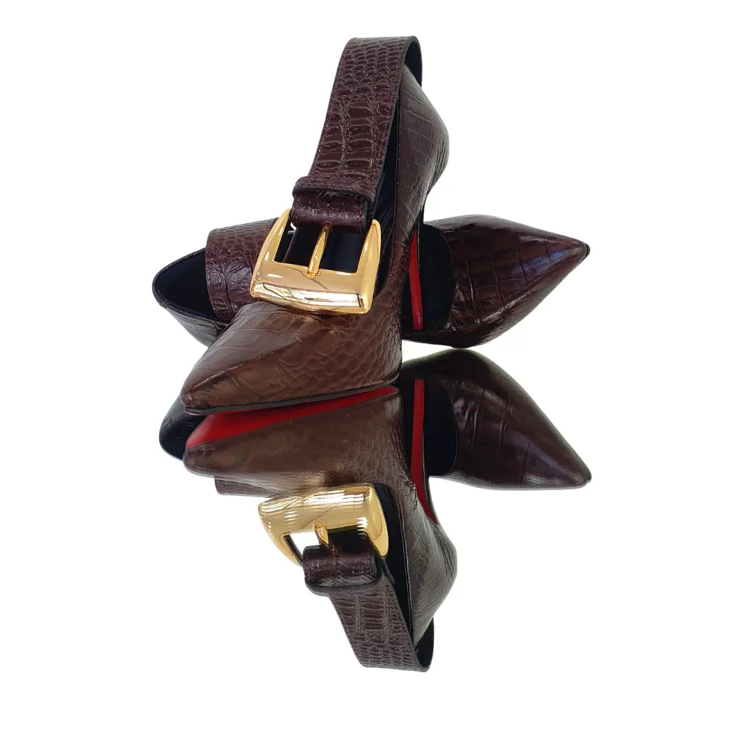 Kit Scarpin e Cinto Couro Legítimo Marrom Croco Salto Alto 12cm Sola Vermelha
