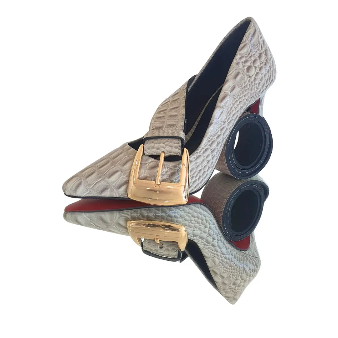 Kit Scarpin e Cinto Couro Legítimo Off White Croco Salto Alto 10cm Sola Vermelha