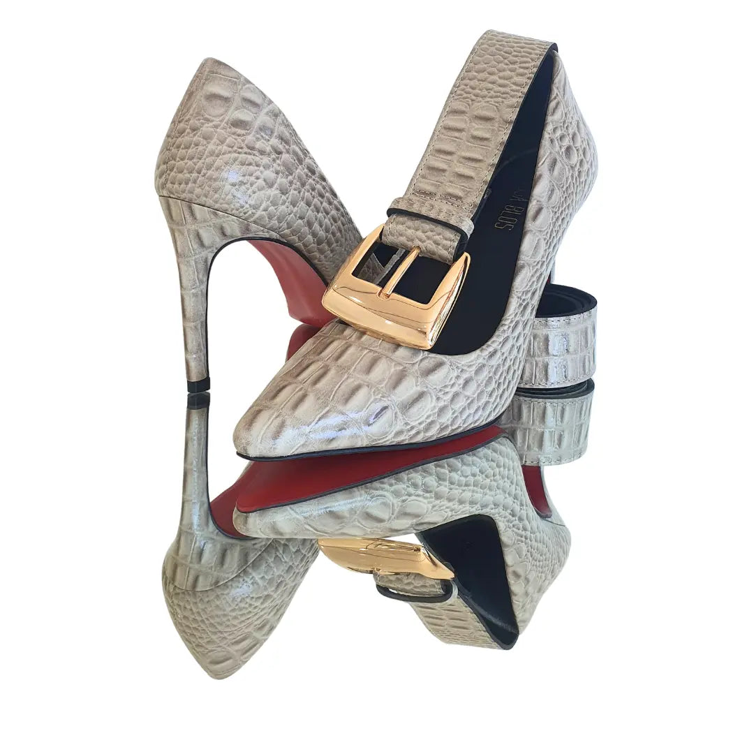 Kit Scarpin e Cinto Couro Legítimo Off White Croco Salto Alto 10cm Sola Vermelha