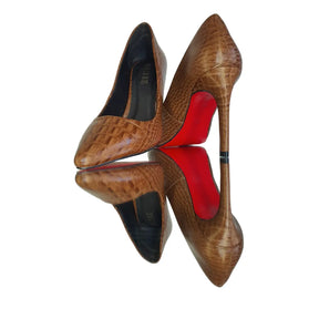 Scarpin Couro Legítimo Caramelo Croco Salto Alto 10cm Sola Vermelha