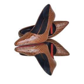 Scarpin Couro Legítimo Caramelo Croco Salto Alto 10cm Sola Vermelha
