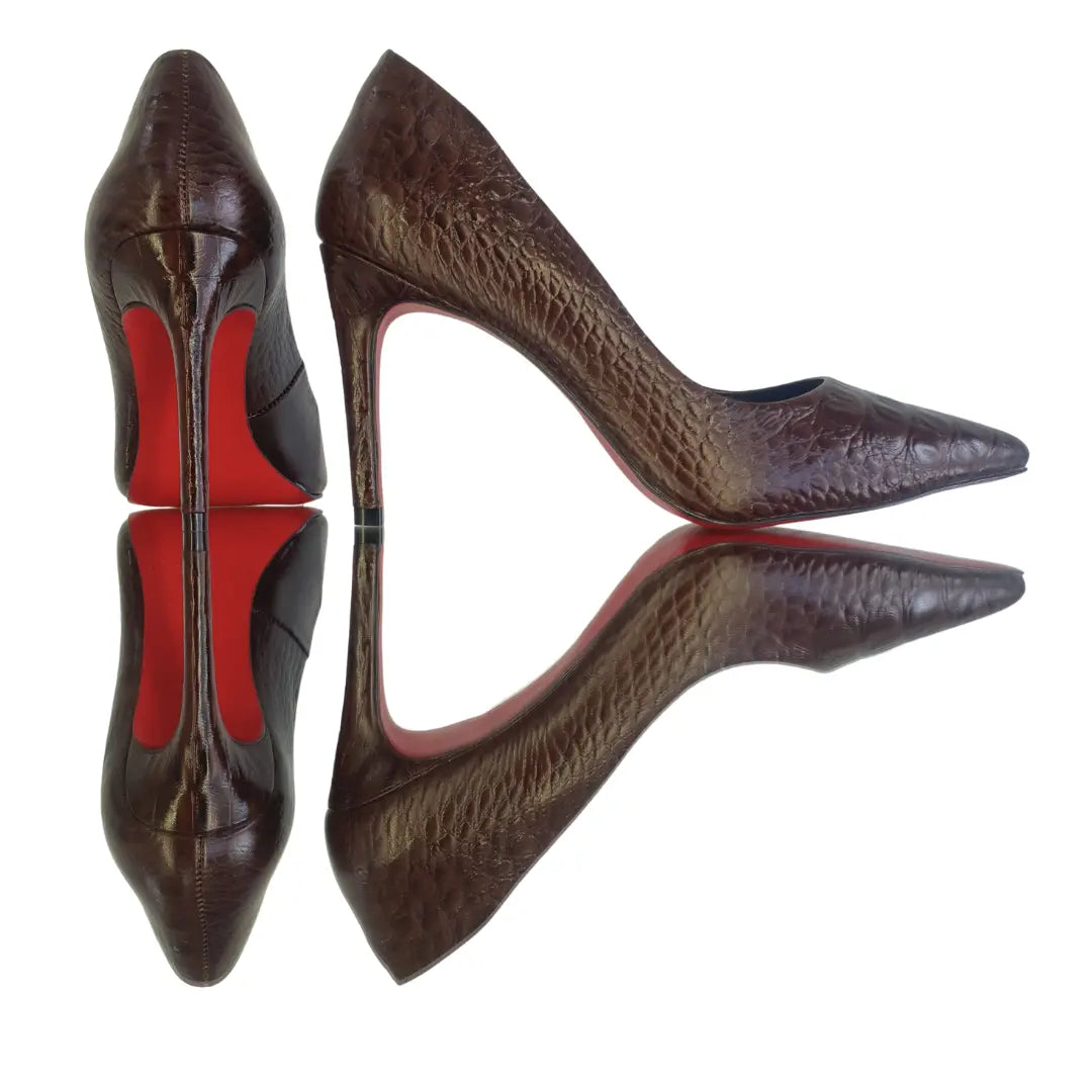 Scarpin Couro Legítimo Marrom Escuro Croco Salto Alto 10cm Sola Vermelha