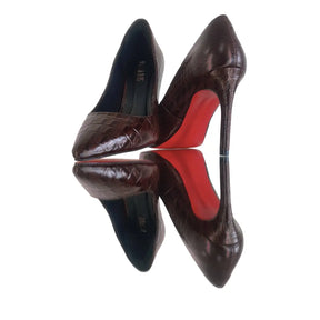 Scarpin Couro Legítimo Marrom Escuro Croco Salto Alto 10cm Sola Vermelha