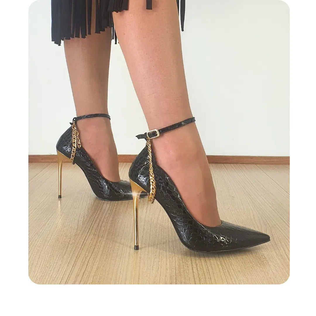 Scarpin Couro Legítimo Preto Croco Salto Alto Dourado 12cm Sola Preta
