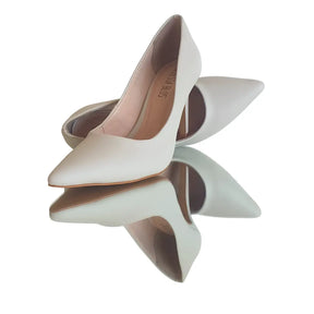 Scarpin Couro Legítimo Off White Salto Alto 10cm Sola Bege