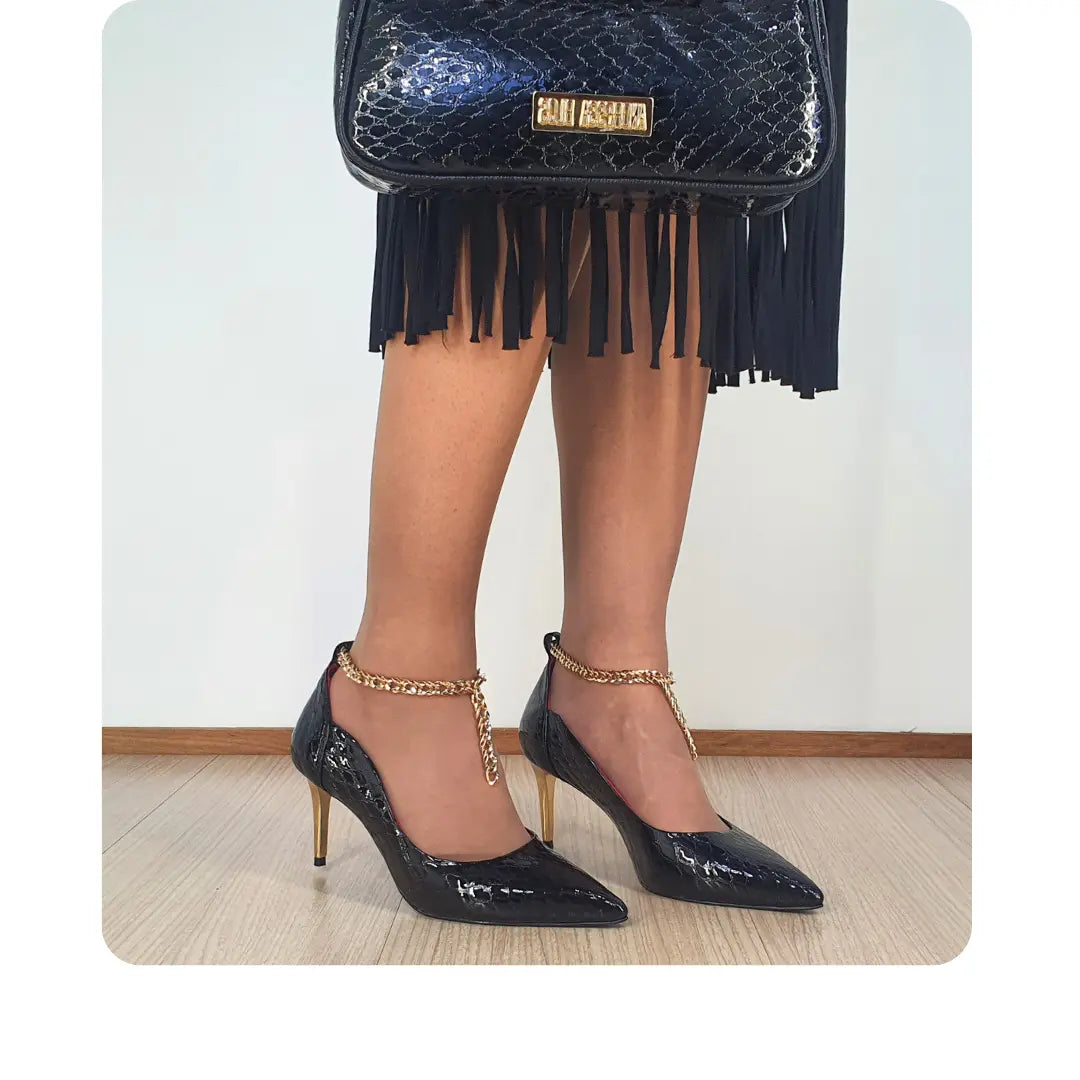 Scarpin Couro Legítimo Preto Croco Salto Alto Dourado 8cm Sola Preta