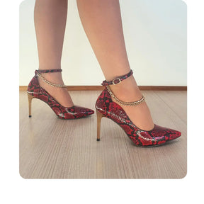 Scarpin Couro Legítimo Vermelho Cobra Salto Dourado 10cm Sola Preta