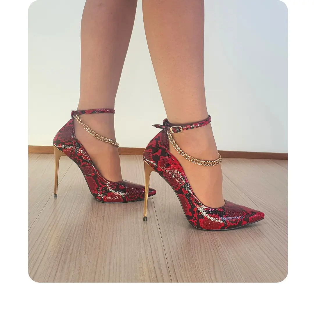 Scarpin Couro Legítimo Vermelho Cobra Salto Dourado 12cm Sola Preta