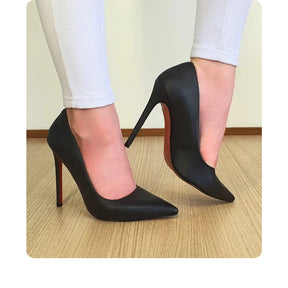 Scarpin Preto Fosco Salto Alto 12cm Sola Vermelha